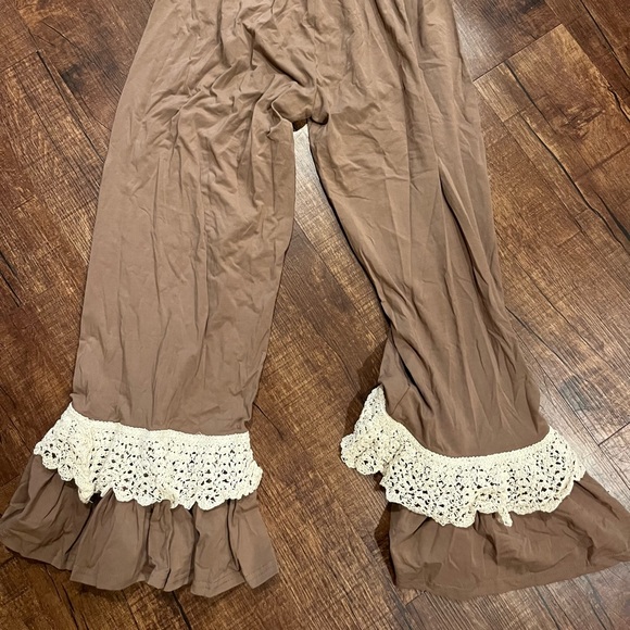 Ida Clair Brown Flowy Pants - Picture 3 of 3
